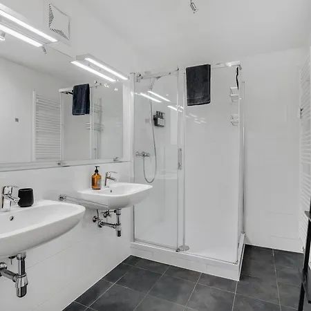 Apartment Schlossberg Panorama - 3br&free Parking In Altstadt By Hero Homes *