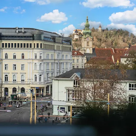 Schlossberg Panorama - 3br & Free Parking In Altstadt By Hero Homes *