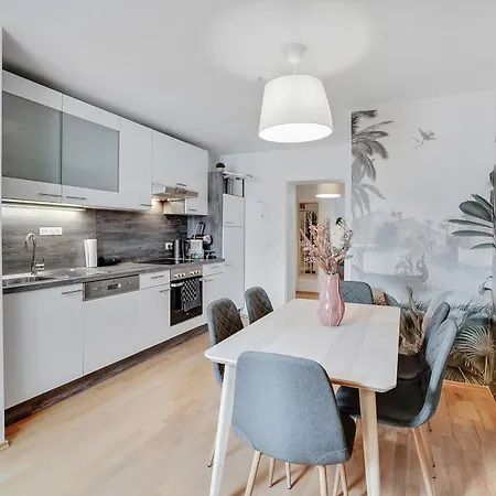 Schlossberg Panorama - 3br & Free Parking In Altstadt By Hero Homes דירה