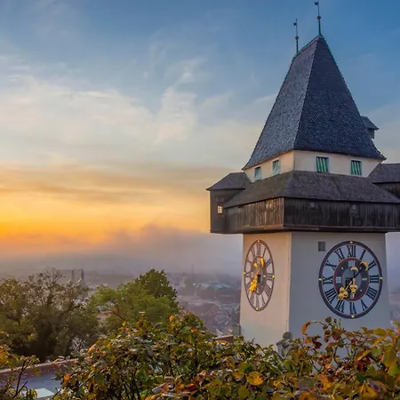 Schlossberg Panorama - 3br&free Parking In Altstadt By Hero Homes Graz