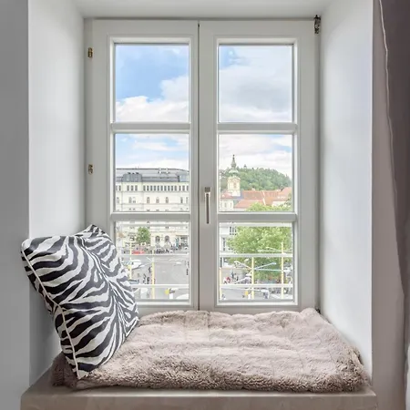 Schlossberg Panorama - 3br&free Parking In Altstadt By Hero Homes * Graz
